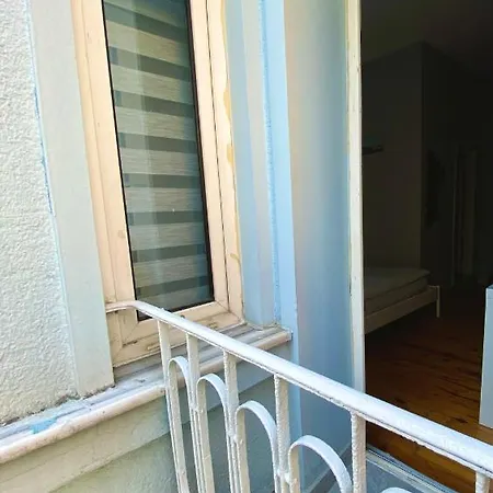 بيت شباب Windrose *